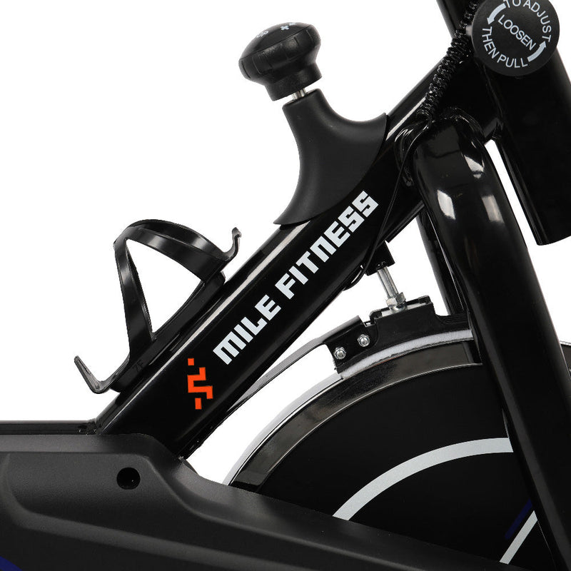 Bicicleta Ergométrica Mile Fitness Para Spinning Preta E Azul 20 Níveis De Intensidade Ajustável D2202191 Monitor De Exercício Suporta 130kg